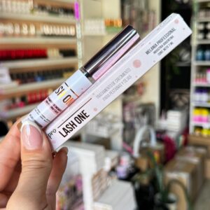 LASH ONE Tratamiento de crecimiento para pestañas y cejas